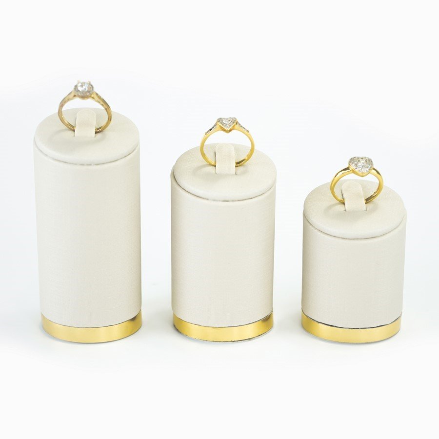 Expositor Trio Anéis Melodia - 8,5x4,0x4,0 cm. Dunny Off White - Dourado Metalizado