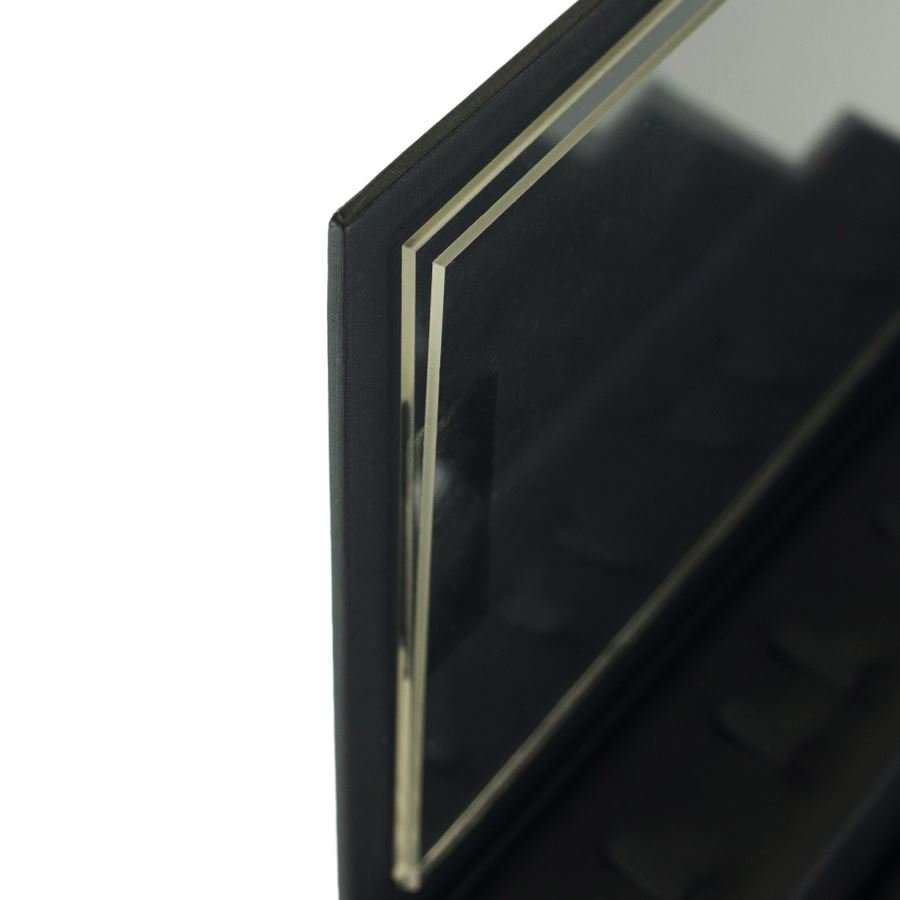 Vitrine Escada com Fundo p/ Panfleto Dunny Preto
