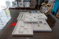 Bandeja Expositora Para Joias Pequena Com 24 Espaços Vinil Vinil Helene Preto