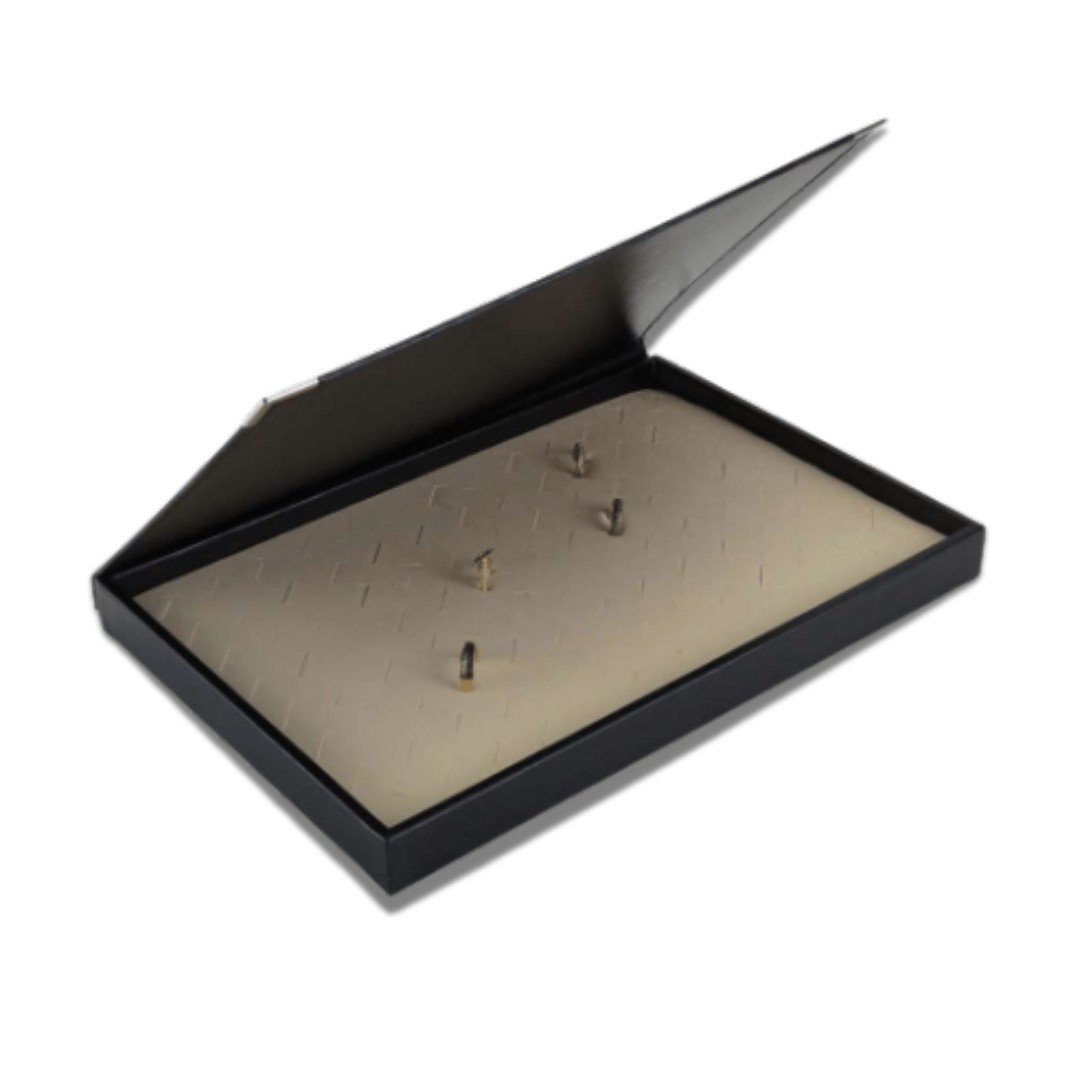 Bandeja 25x37x3 Slim 104 Fendas Anel c/Tampa Cant. Vinil Vinil Preto - Vinil Marfim