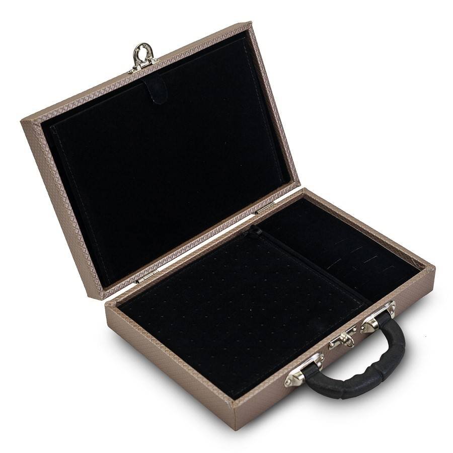 Maleta Média Expositora com Placa para Joias - 20x29x6,5cm. Rodes Capuccino Metalizado - Veludo Preto