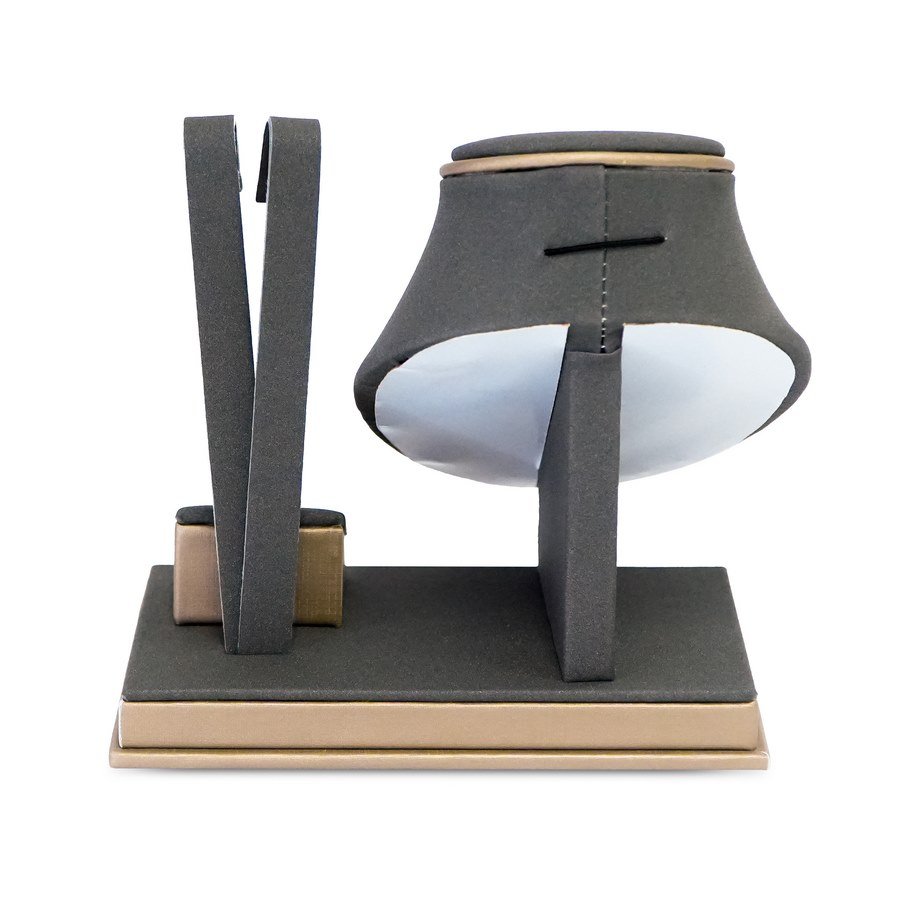 Mini Vitrine Fixa para Brinco, Anel e Gargantilha Camurça cinza - Dunny dourado