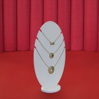 Expositor Amadeirado Oval 3 Gargantilha 'P' 15x8x25,5 Branco